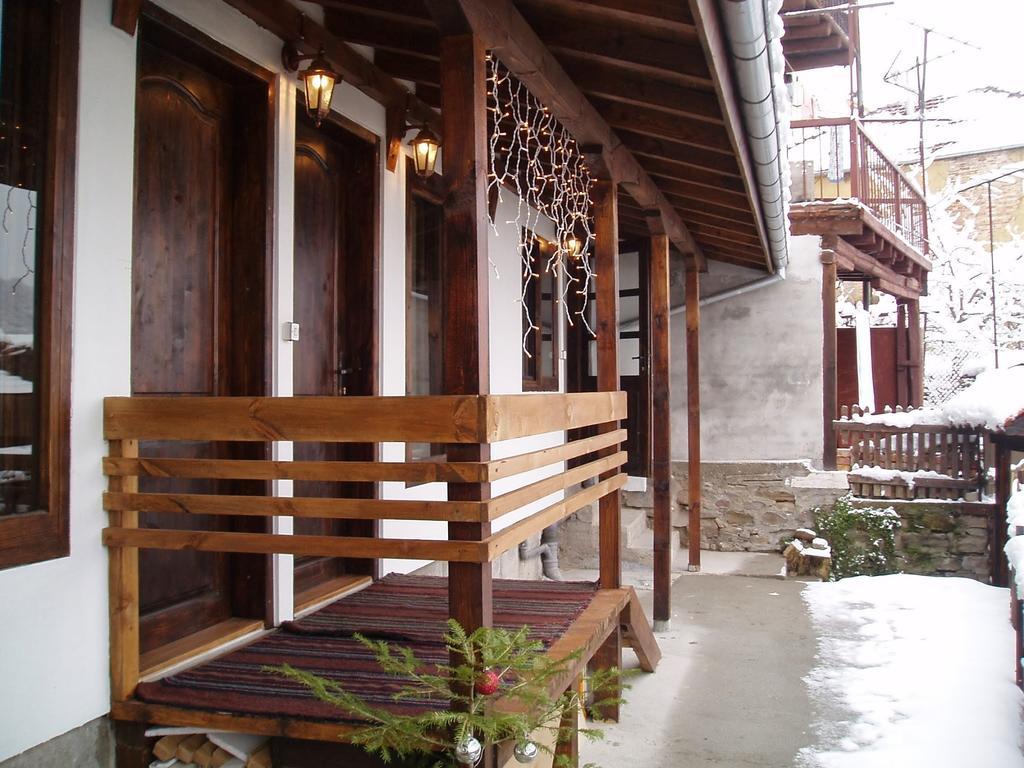 Hostel Pashov Veliko Tarnovo Kültér fotó